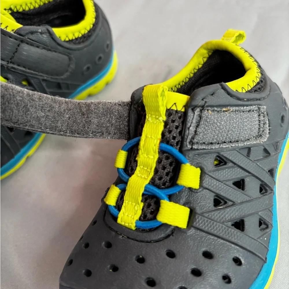 Stride Rite Black and Yellow Water Shoes with Blue Trim